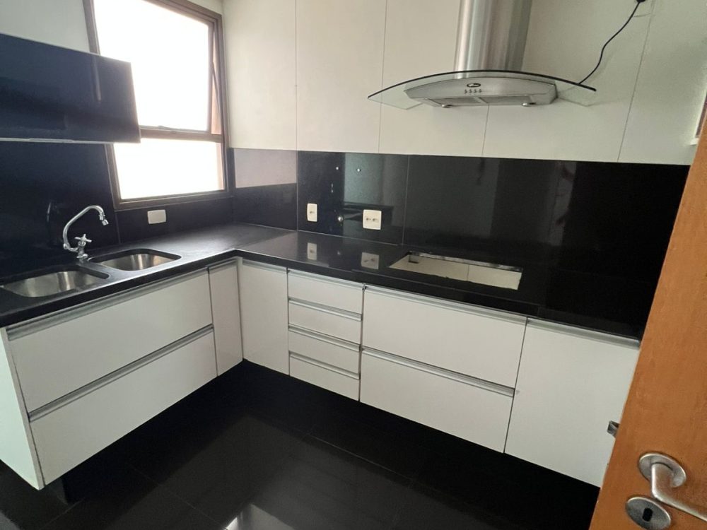 2e39b1f5-6df4-4a07-a50a-b83763759dc2